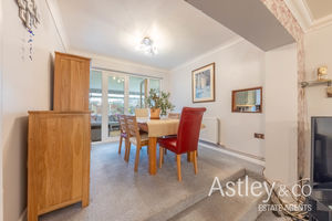 dining- click for photo gallery